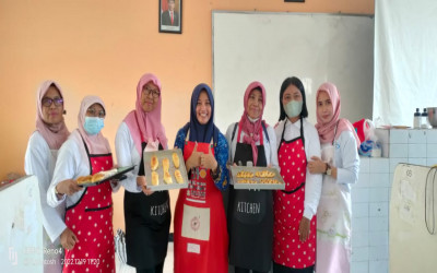 KEGIATAN: STUDI TIRU PROGRAM KEWIRAUSAHAAN SMPN 2 PILANGKENCENG DI SMAN PILANGKENCENG.