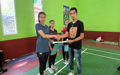 SISWI SMAN PILANGKENCENG MEMPEROLEH JUARA DALAM LOMBA OLAHRAGA ULANG TAHUN CABANG DINAS MADIUN NGAWI